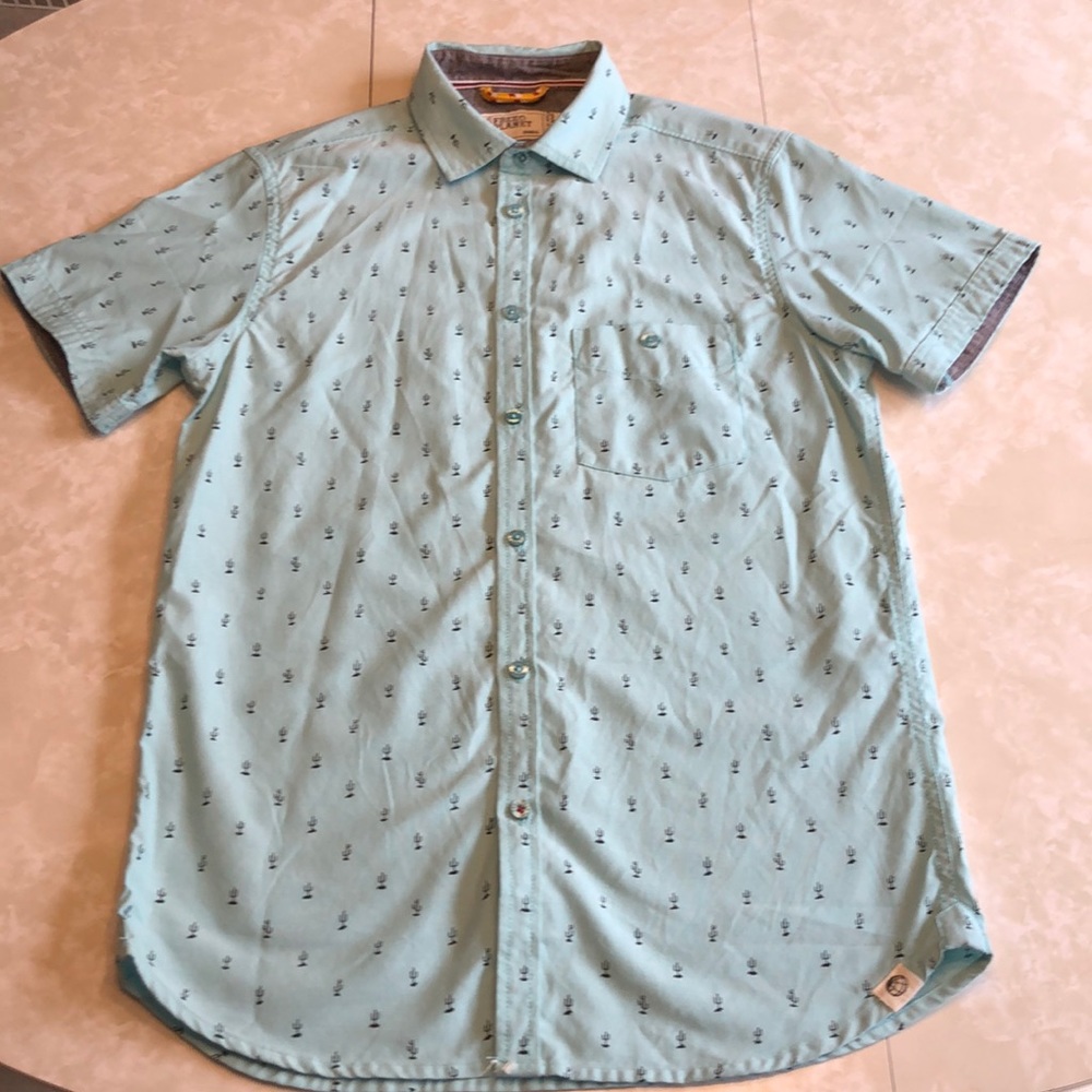 Men’s casual button down
